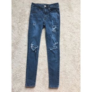 AEO Dark Wash Destroyed High Rise Jegging